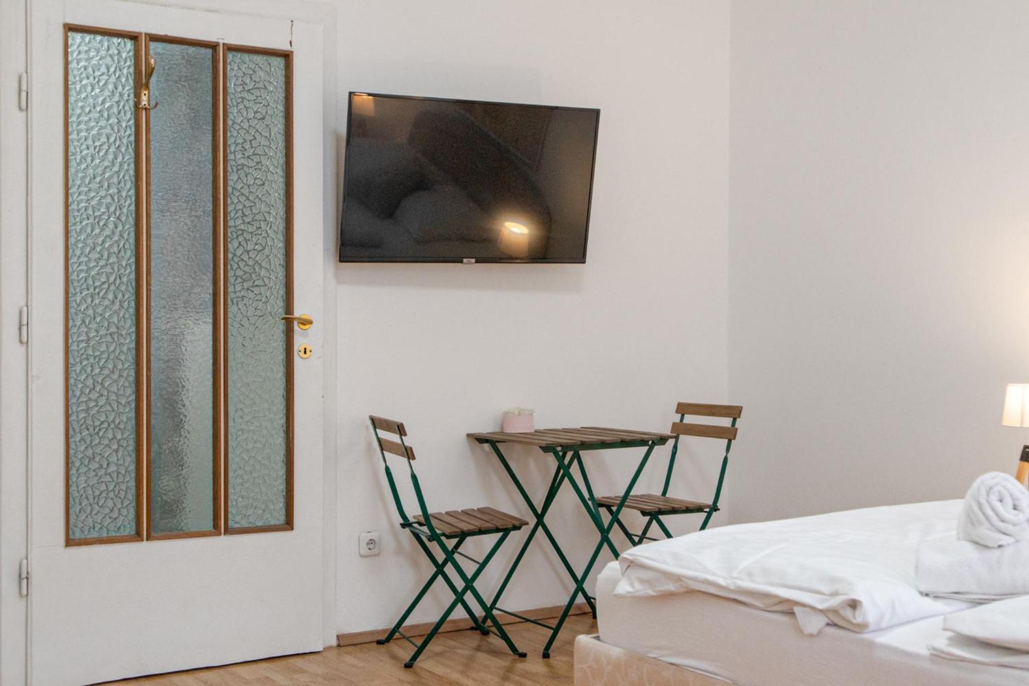 Budget City Stay - Near Wiener Stadthalle Ideal For Longstays Экстерьер фото