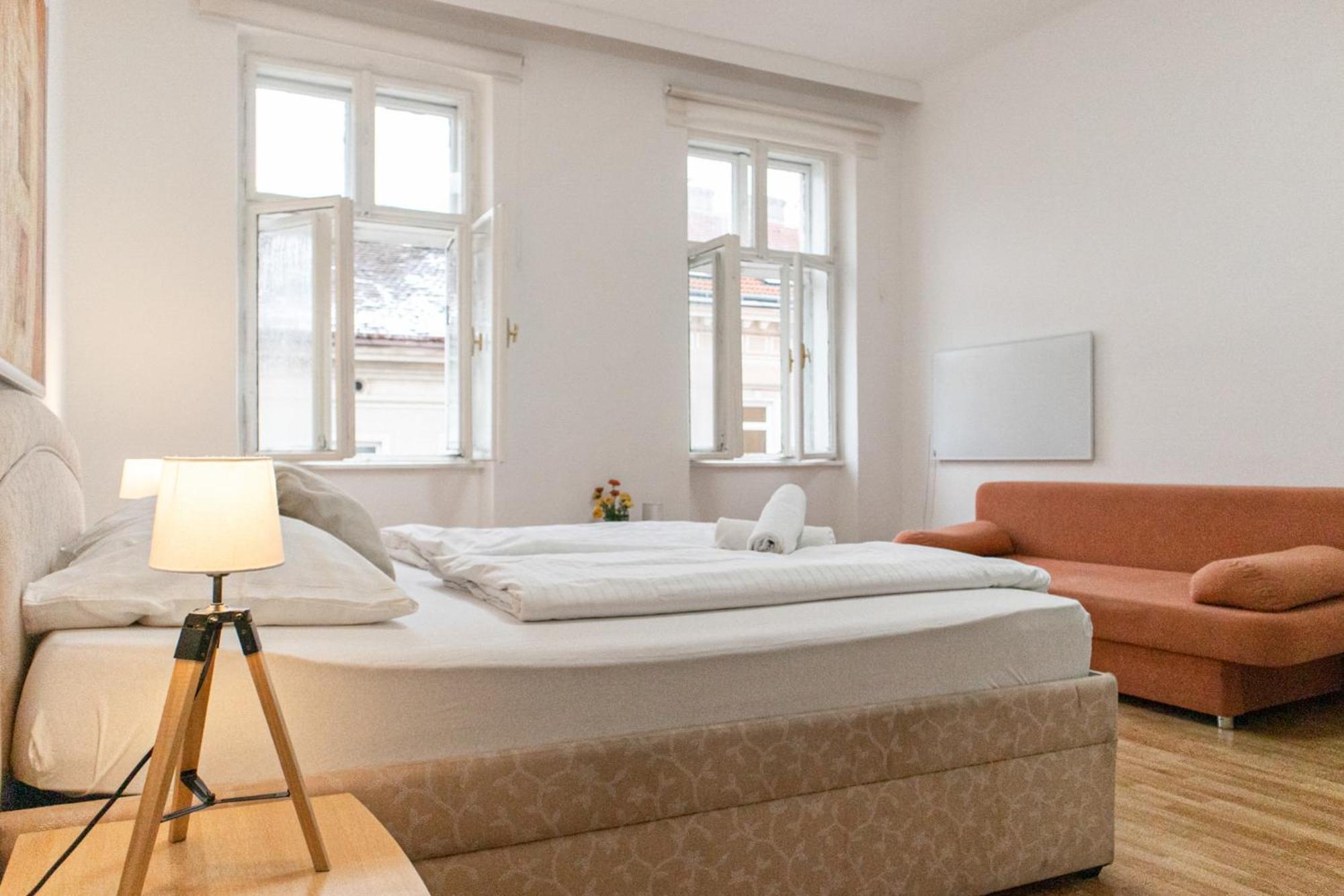Budget City Stay - Near Wiener Stadthalle Ideal For Longstays Экстерьер фото